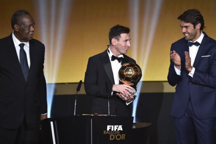 Kaká e Messi - Bola de Ouro (Foto: Fabrice Coffini / AFP)