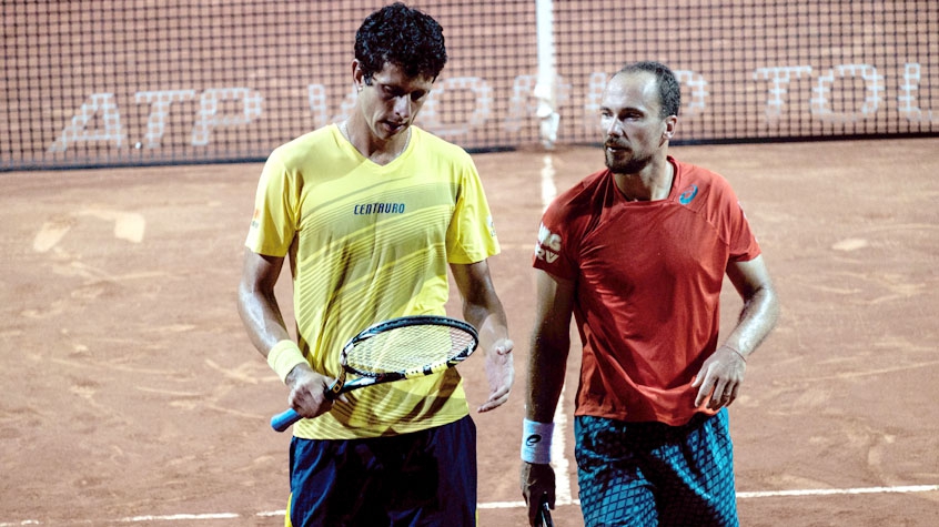 HOME - Marcelo Melo e Bruno Soares no Aberto do Rio (Foto: Yasuyoshi Chiba/AFP)