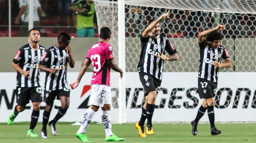 HOME - Atlético-MG x Independiente del Valle - Copa Libertadores - Lucas Pratto e Luan (Foto: Dudu Macedo/Fotoarena/LANCE!Press)
