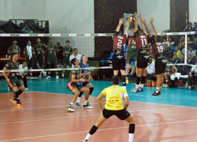 JF Vôlei 1 x 3 Brasil Kirin (Foto: Acesso Comunicação Jr.)