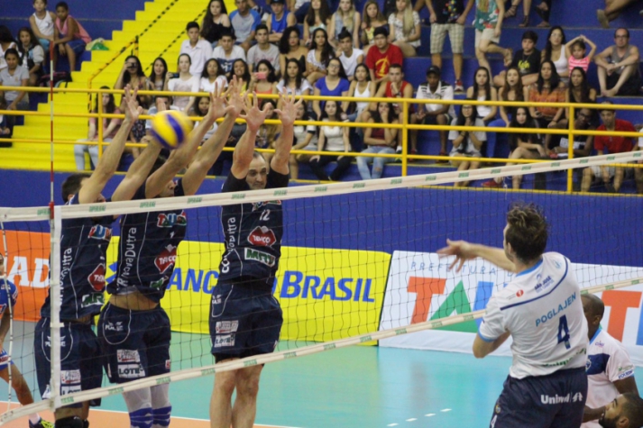ão José levou a última vaga nos playoffs da Superliga Masculina