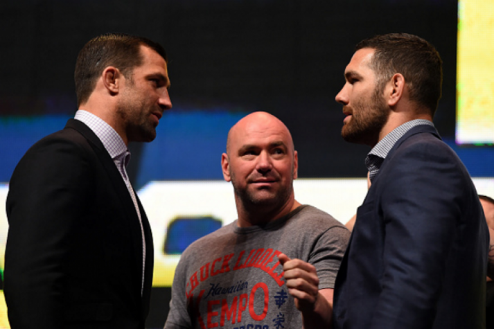 Luke Rockhold encara Chris Weidman antes do UFC 199 (FOTO: Divulgação)