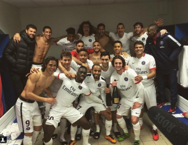 Jogadores do PSG comemoram tÃtulo após goleada histórica (Foto: Reprodução)