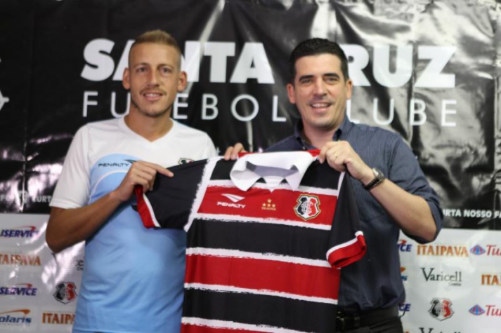 Uillian Correia - Santa Cruz (Foto: Antônio Melcop / Divulgação)