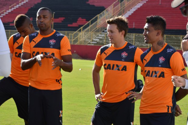 Treino Vitoria - Kieza dagoberto e robert (FOTO:divulgação)