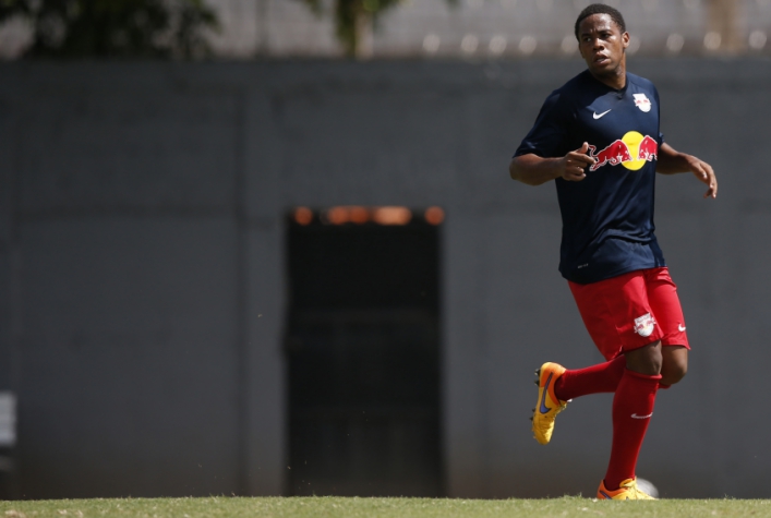 Everton Santos treina para jogo diante do Oeste (Foto: Divulgação / Red Bull Brasil)