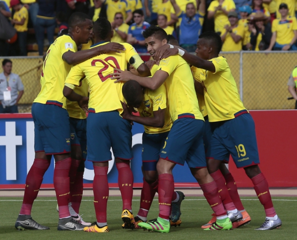 Eliminatorias - Equador x Paraguai (foto:RODRIGO BUENDIA / AFP)