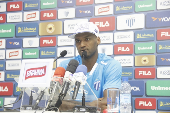 Célio Santos será titular do Avaí neste sábado (Foto: André Palma Ribeiro/Avaí F. C.)