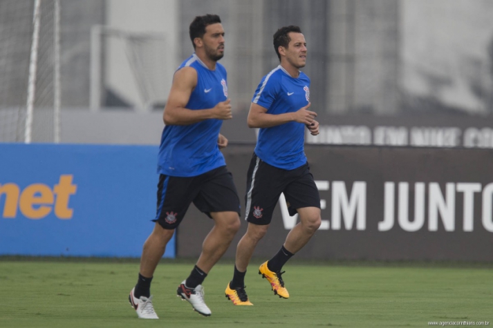 Recuperados de lesão, Edílson e Rodriguinho serão titulares nesta quarta (foto: Daniel Augusto Jr./Ag. Corinthians)