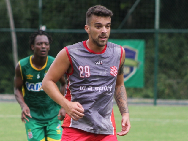 Tiago Barreiros rescinde com o Bangu