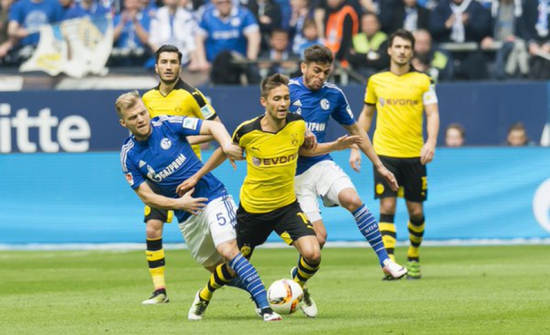 Geis e Leitner - Schalke 04 x Borussia Dortmund (Foto: Divulgação)