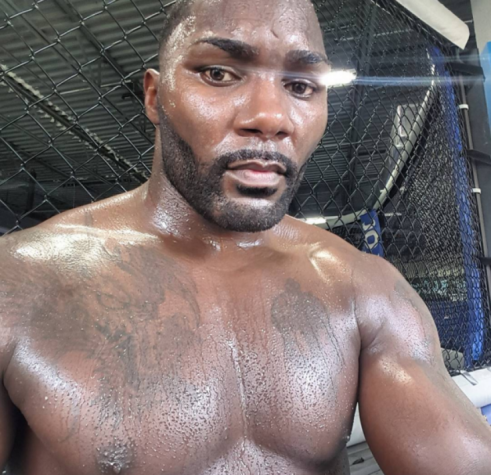 Anthony Johnson é lutador meio-pesado do UFC (FOTO: Reprodução)