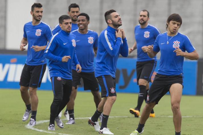 Jogadores do Corinthians durante treinamento no CT Joaquim (Foto: Daniel Augusto Jr)