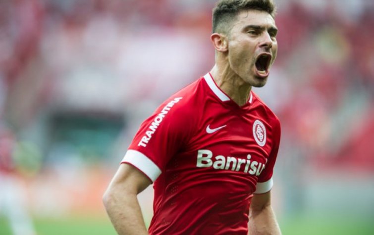 Alex (Foto: Alexandre Lops / Divulgação Internacional)