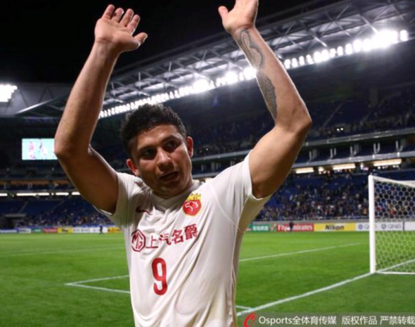 Elkeson marca e se torna o maior artilheiro estrangeiro da história do Campeonato Chinês