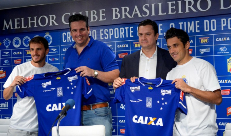 Lucas e Robinho são apresentados (Foto: Washington Alves / Light Press)