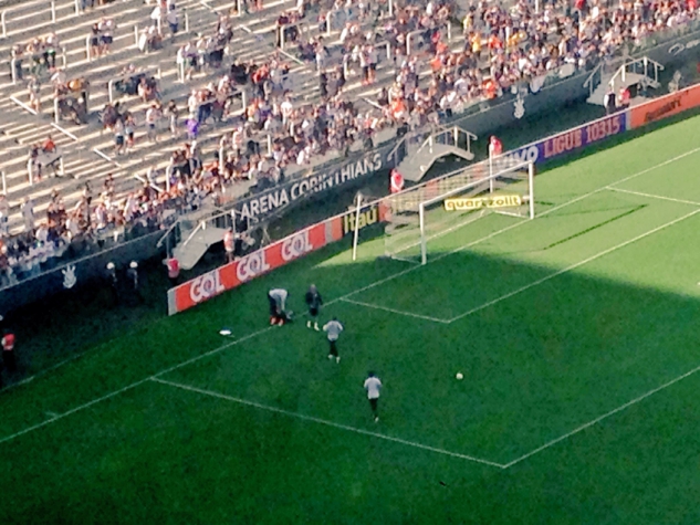 Goleiro se machuca em aquecimento, e Timão chama 3º reserva às pressas