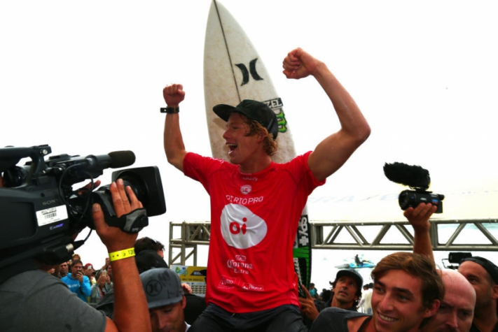 John John Florence celebra conquista da etapa do Rio do WCT