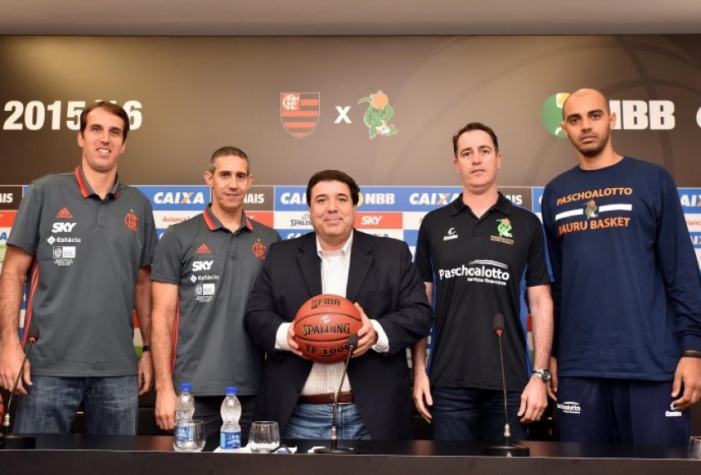 Marcelinho, José Neto, João Fernando Rossi, Demétrius e Jefferson na coletiva (Foto: João Pires/LNB)
