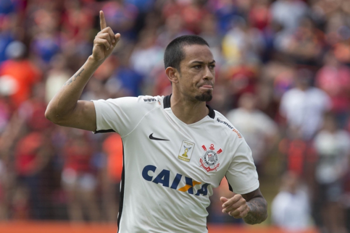 Lucca desbanca André como opção no Corinthians e é elogiado por Tite