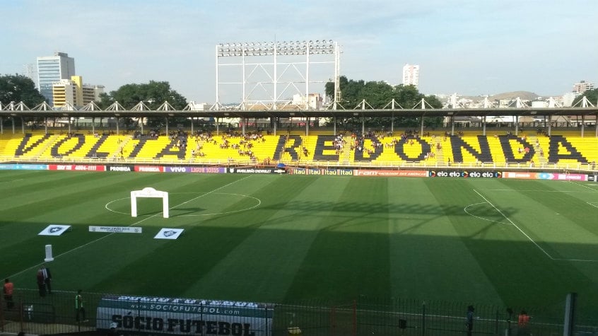 Resultado de imagem para carioca vazio estadio