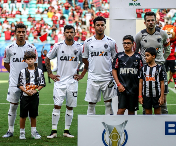 Edcarlos, entre Carlos e Victor (à direita), culpa ataque do Atlético-MG por empate em Salvador (Foto: Bruno Cantini/Atlético-MG)