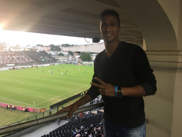 Abuda esteve em São Januário para Vasco e Goiás