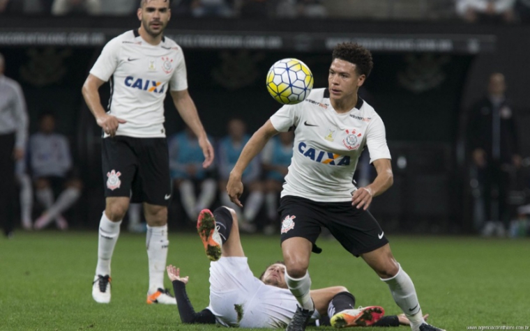 Marquinhos Gabriel em ação contra o Coritiba (Foto: Daniel Augusto/Ag. Corinthians)