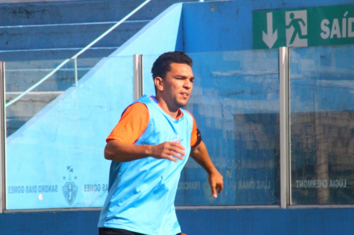 Edson Ratinho em treino do Paysandu (Foto: Divulgação / Fernando Torres / Paysandu)