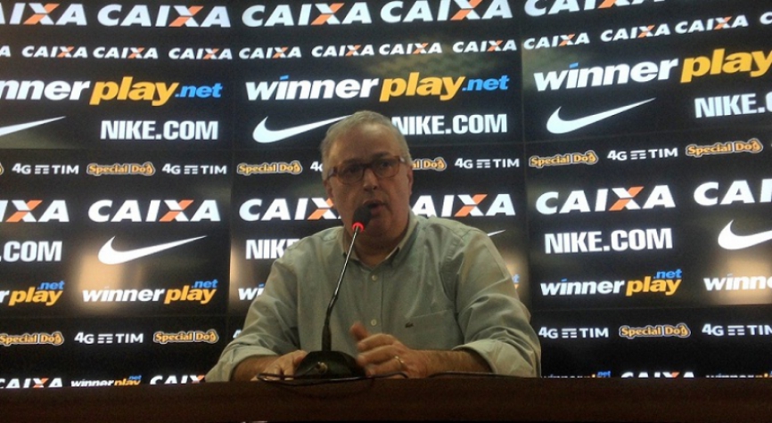 Roberto de Andrade, presidente do Corinthians, em entrevista coletiva (Foto: Bruno Cassucci)