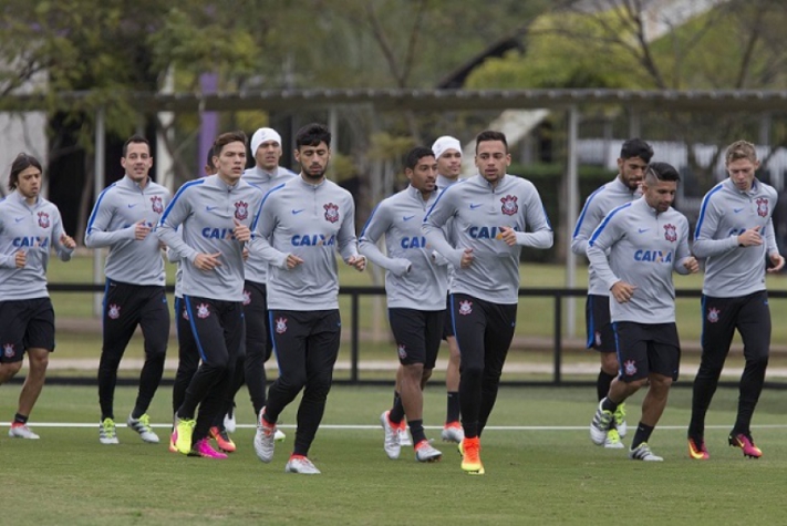 Elenco do Corinthians, em treinamento no CT Joaquim Grava (Foto: Daniel Augusto Jr)