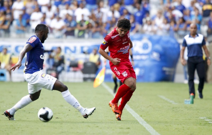 Manoel, zagueiro do Cruzeiro (Foto: Washington Alves/LightPress)