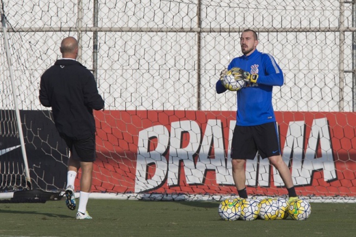 Goleiro Walter voltou a treinar no Corinthians (Foto: Daniel Augusto Jr)