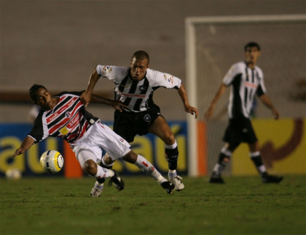 Botafogo x Santa Cruz