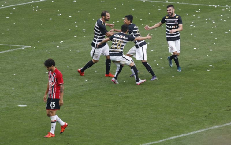 22/11/2015 - Corinthians 6x1 São Paulo - Brasileirão de 2015