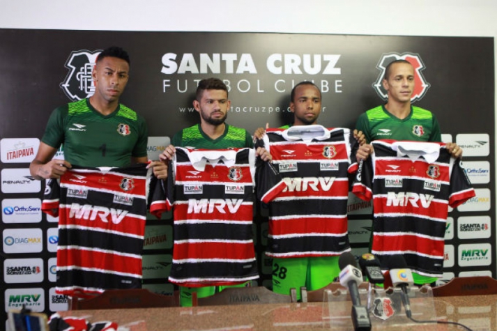Reforços do Santa Cruz
