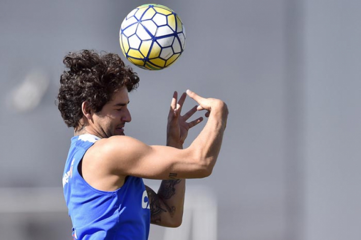 Ex-presidente do Inter, sobre Pato: 'Precisa encontrar seu foco'