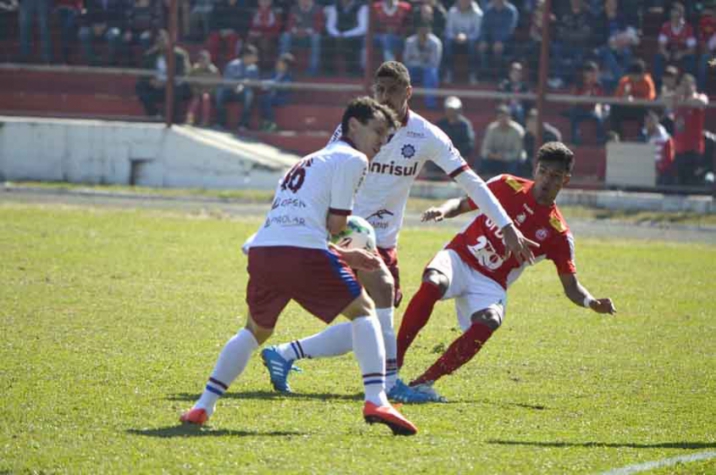 S.E.R. Caxias empata com o Inter de Lages