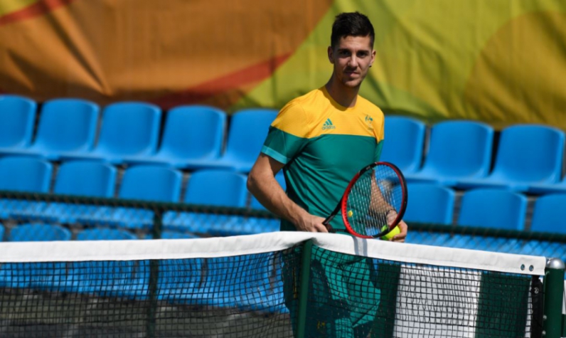 Thanasi Kokkinakis (Austrália) treina com raquete emprestada para Jogos Olímpicos