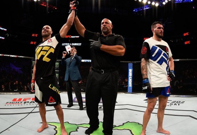Thales Leites finalizou Chris Camozzi no terceiro round
