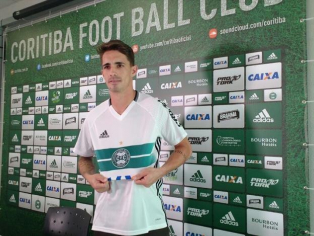 Neto Berola entrou bem contra o Vitória e contra a Ponte Preta