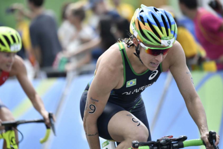 Pamella Oliveira no Triatlo feminino