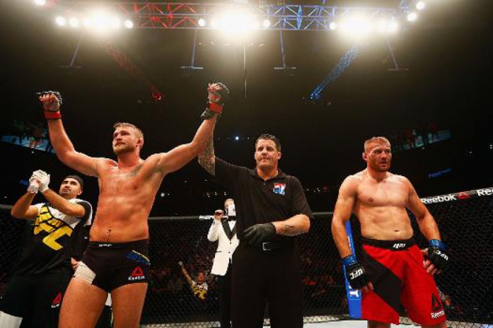 Gustafsson derrotou Jan Blachowicz na decisão unânime
