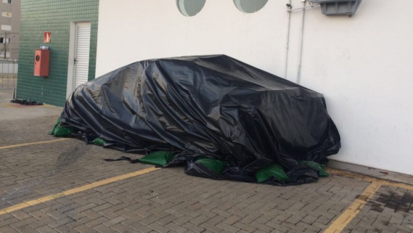 Carro de Daniel Nepomuceno bate