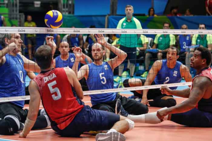 Brasil vence EUA no vôlei sentado masculino