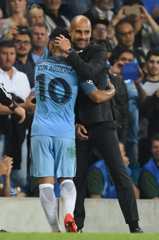 Agüero e Pep Guardiola - Manchester City x Borussia Mönchengladbach