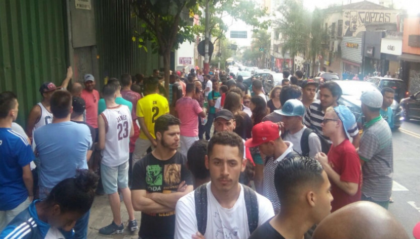 Filas por ingressos Santos