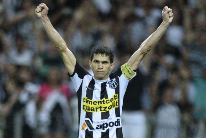 Magno Alves - Ceara x Internacional 2014 (Foto:JARBAS OLIVEIRA/FUTURA PRESS)