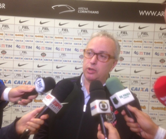 Roberto de Andrade, em entrevista na Arena (Foto: Bruno Cassucci)