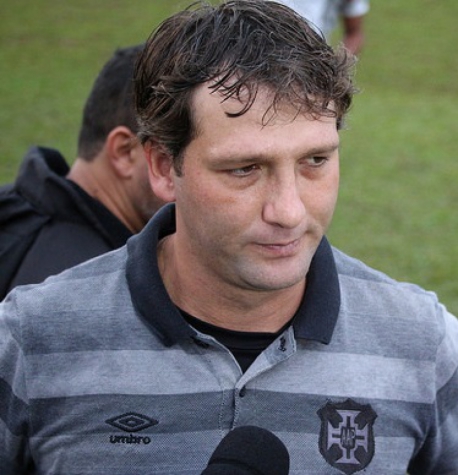 Ricardo, técnico da Portuguesa Santista (Foto: Douglas Teixeira/Futebol Santista)